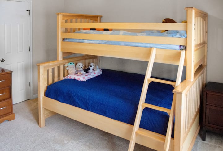 Dhomë gjumi - kjo dhomë ka krevate dopio "dopio"