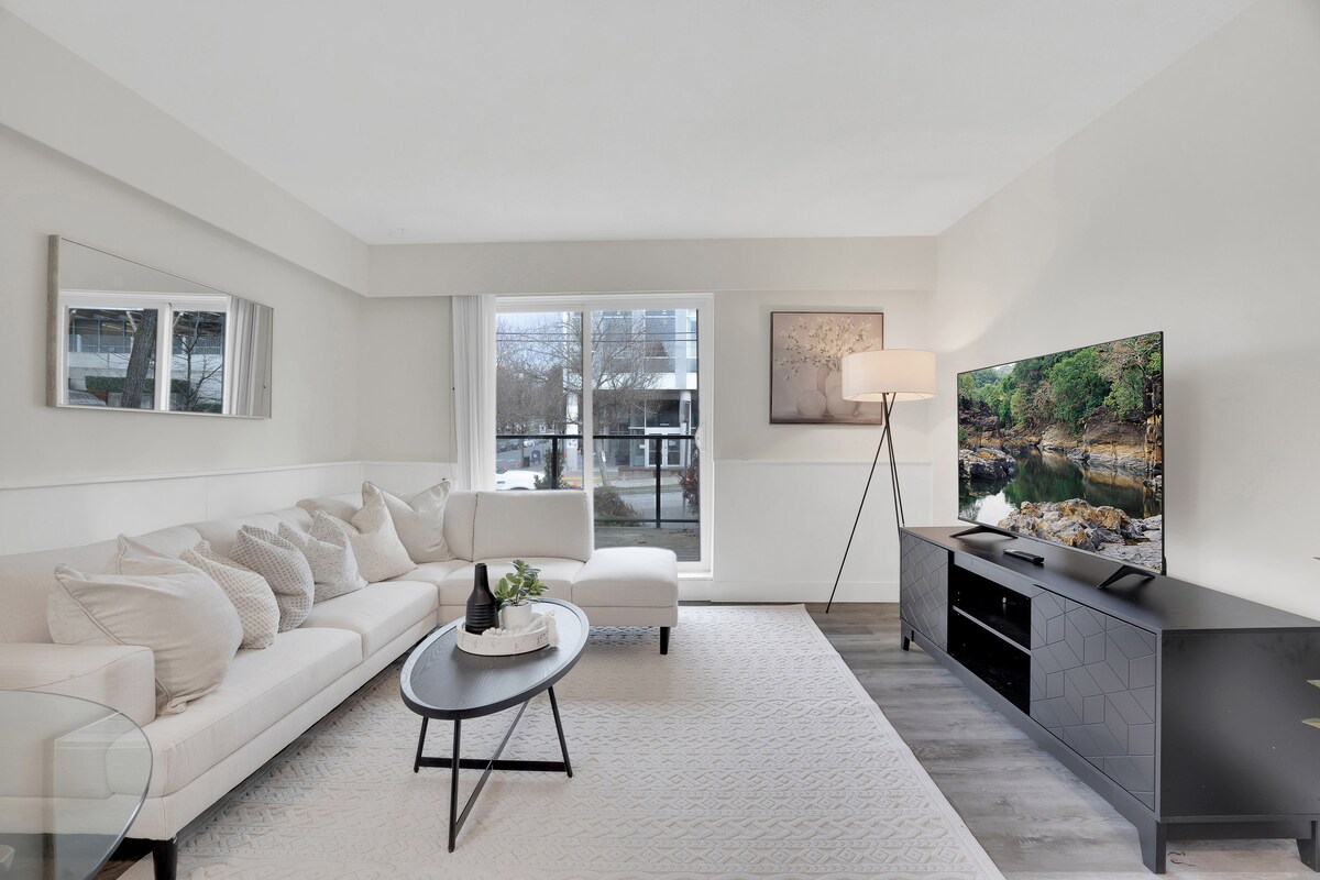 Upscale Apartment with Patio - Mount Pleasant