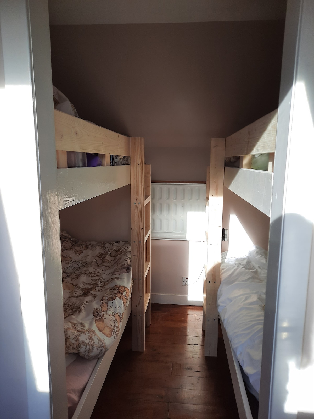 上下铺房间，可容纳4名儿童