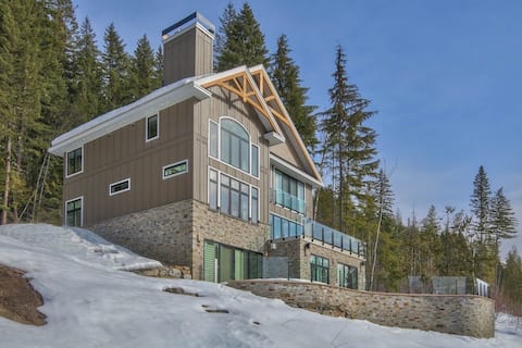 Revelstoke Ski-in/out Luxury (10)