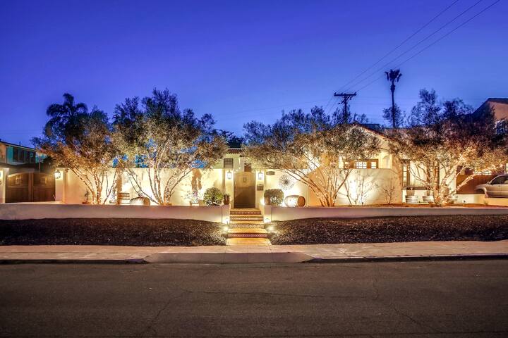 “1 to 16 Guests – Main House + Guest House & Pool” gallery image 4