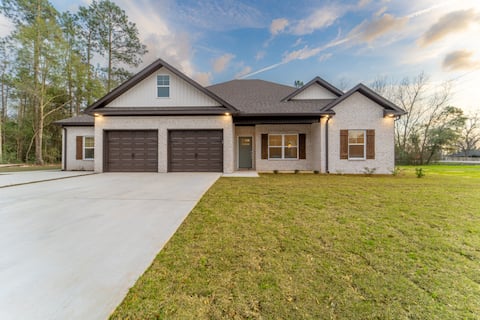 Twin Pines | Luxury Getaway