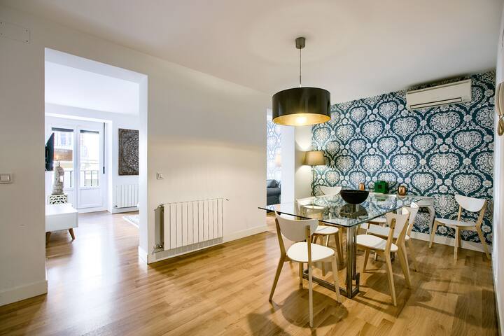 Luxury Sol: Amplio, Cool, 10 pax gallery image 2