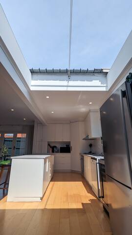 Inner City Mid Century Escape gallery image 5