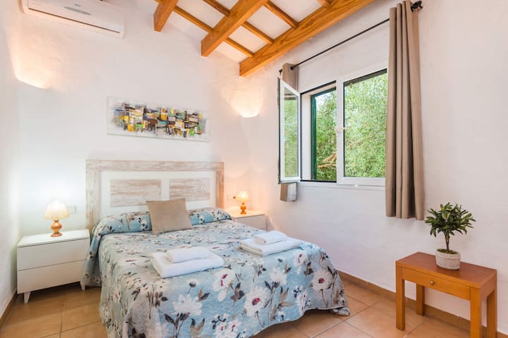 Dormitorio principal de la villa Amber