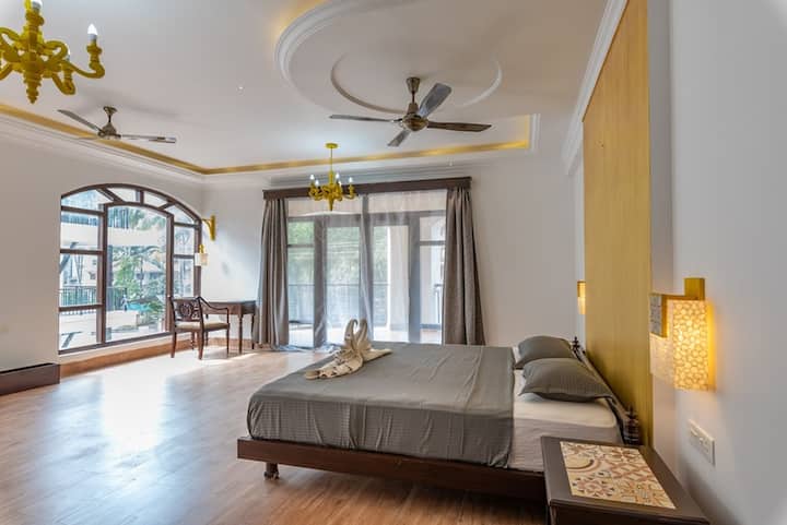 Seashell theme bedroom