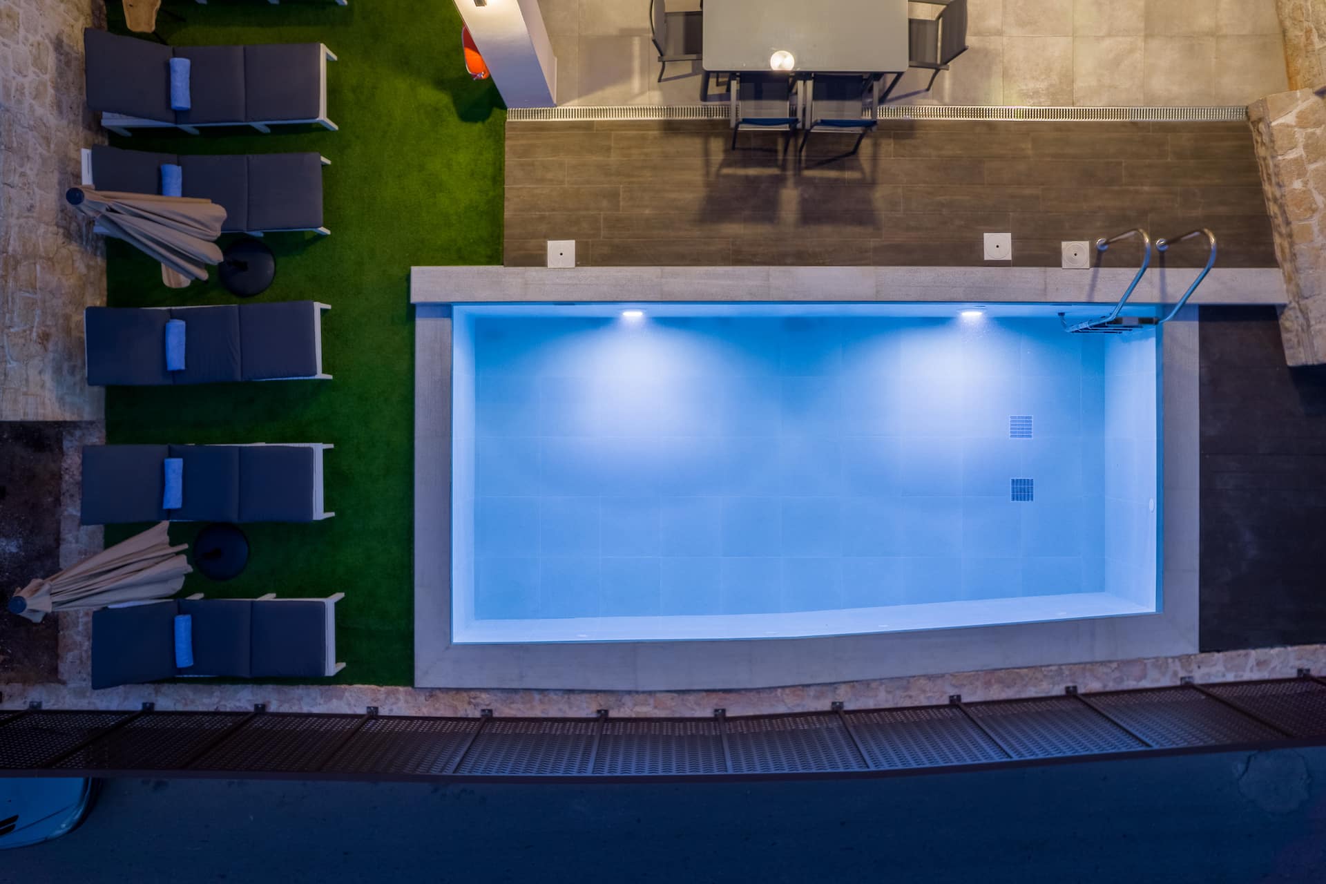 Anna's Residence with Private Pool