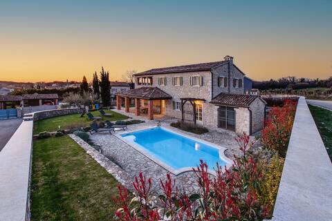 Villa Avalon – Luxury home with pool in Istria