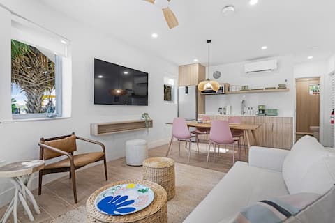 Top Airbnb: My Beach Club - Your Retreat by the Beach! #1 in Hollywood