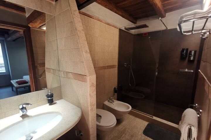 Apartment Coliseum 97.4 gallery image 5