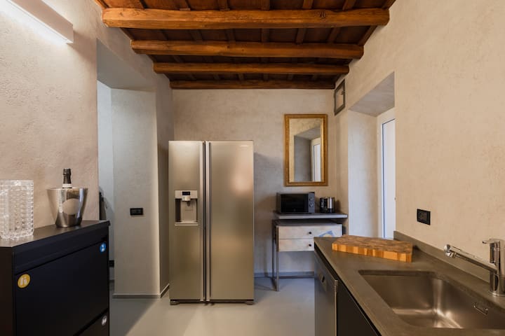 Apartment Coliseum 97.4 gallery image 2