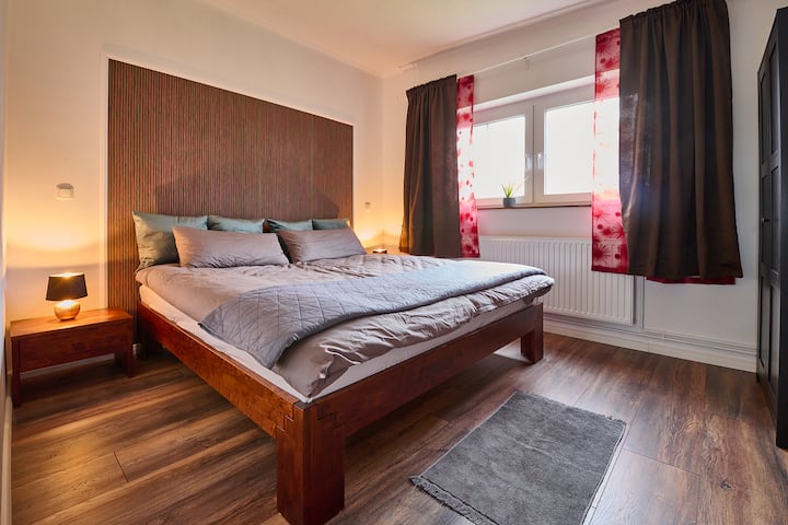 Საძინებლის

ფოტო: Dieter Düvelmeyer