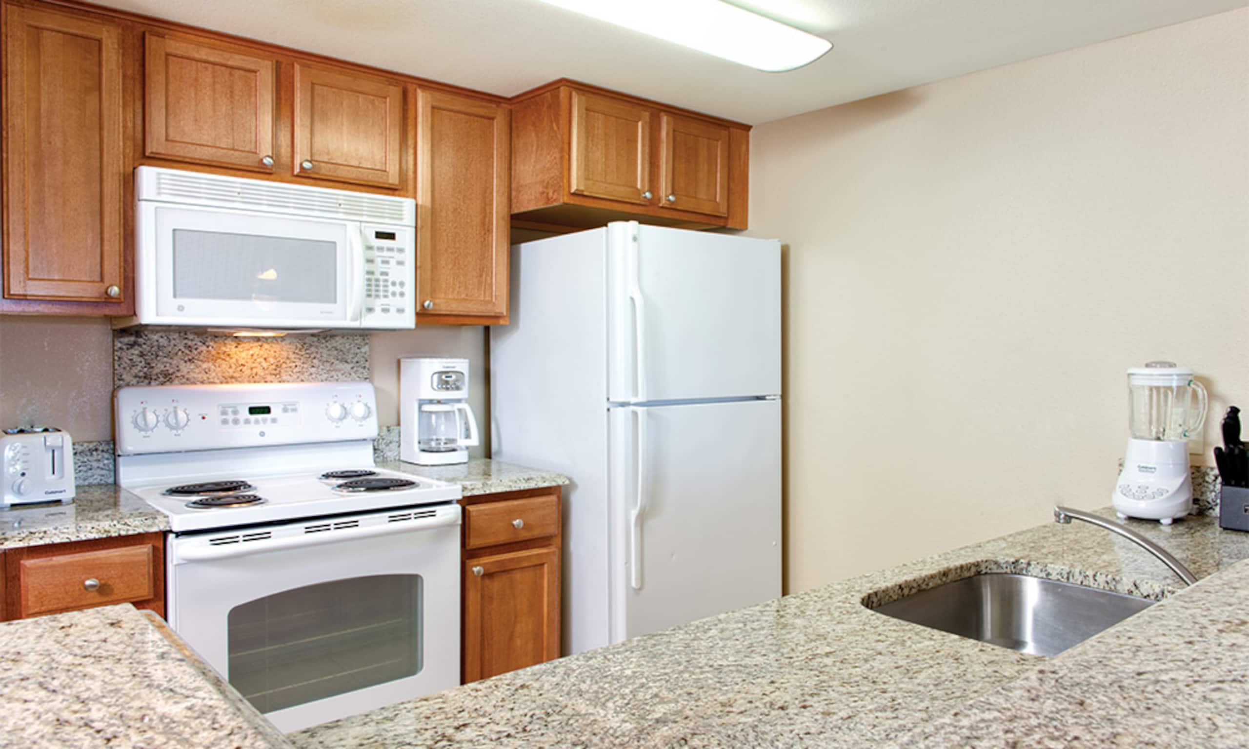Hotel in Honolulu · ★4.8 · 2 bedrooms · 4 beds · 2 private baths - Image 4