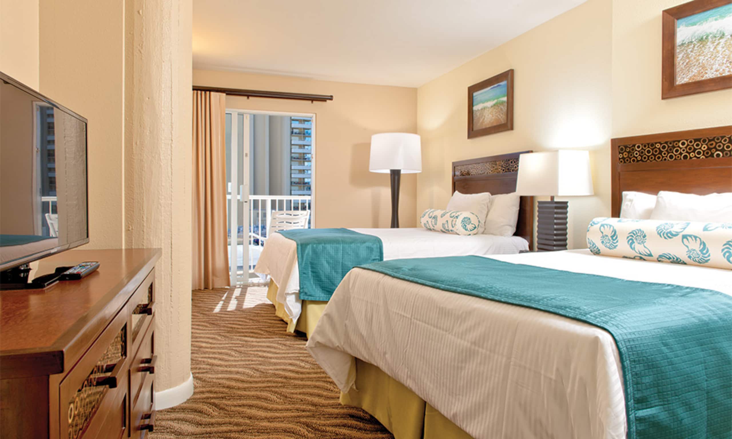 Hotel in Honolulu · ★4.8 · 2 bedrooms · 4 beds · 2 private baths - Image 3