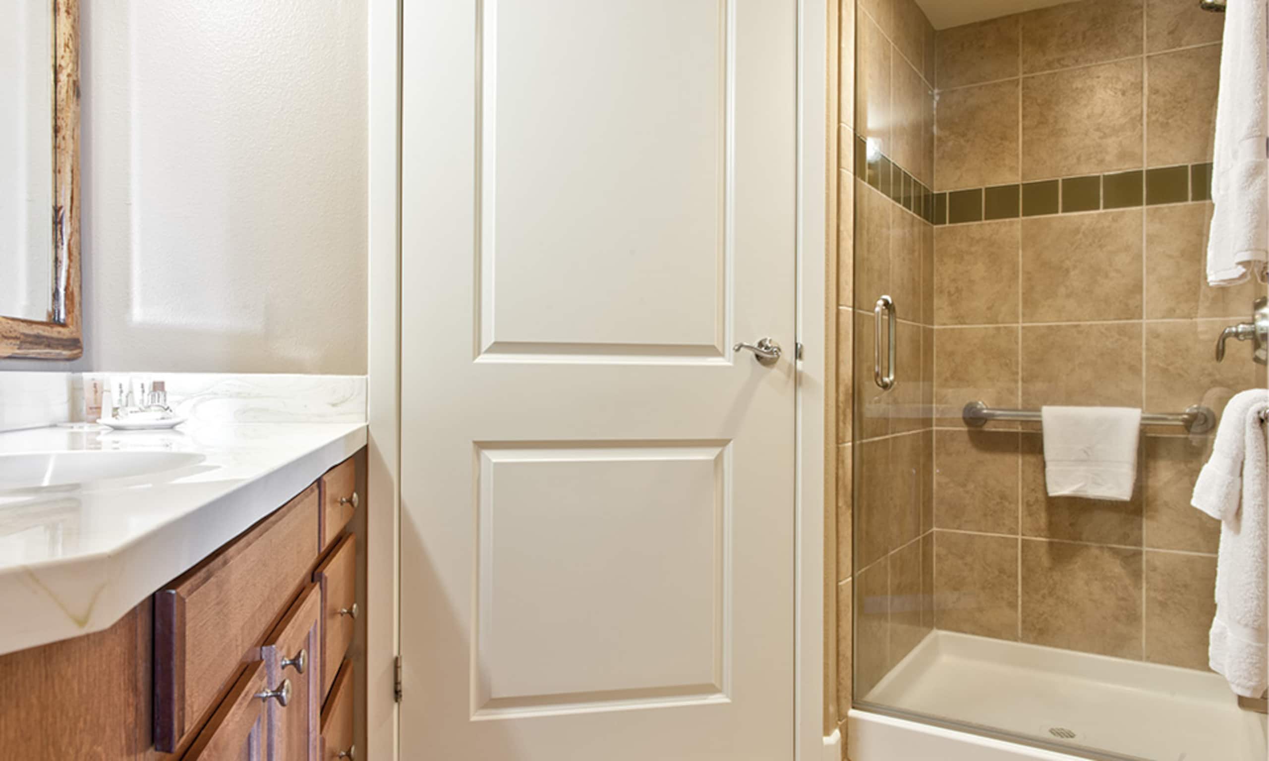 Hotel in Honolulu · ★4.8 · 2 bedrooms · 4 beds · 2 private baths - Image 5