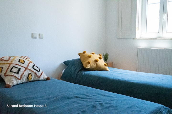 Second bedroom House B (beds can be put together as double beds or as single beds)