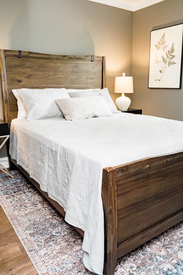 Bedroom 3 - Queen Bed