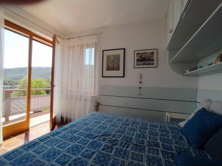Dormitorio con acceso directo al patio
Las camas se pueden usar como camas individuales o camas dobles.