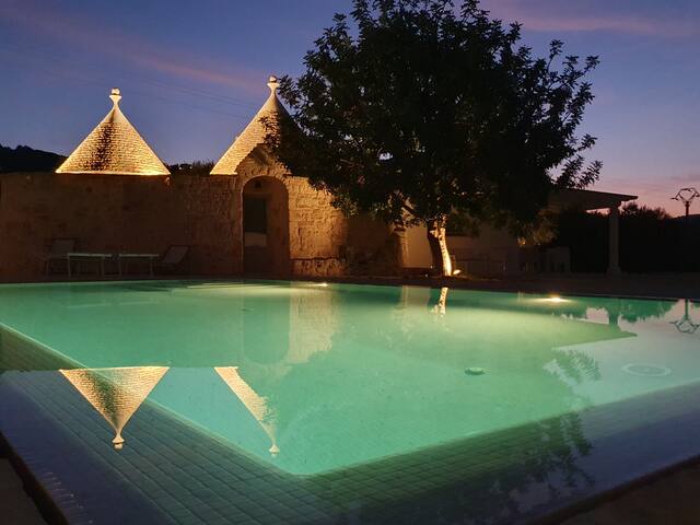 trulli con piscina tra mare e natura