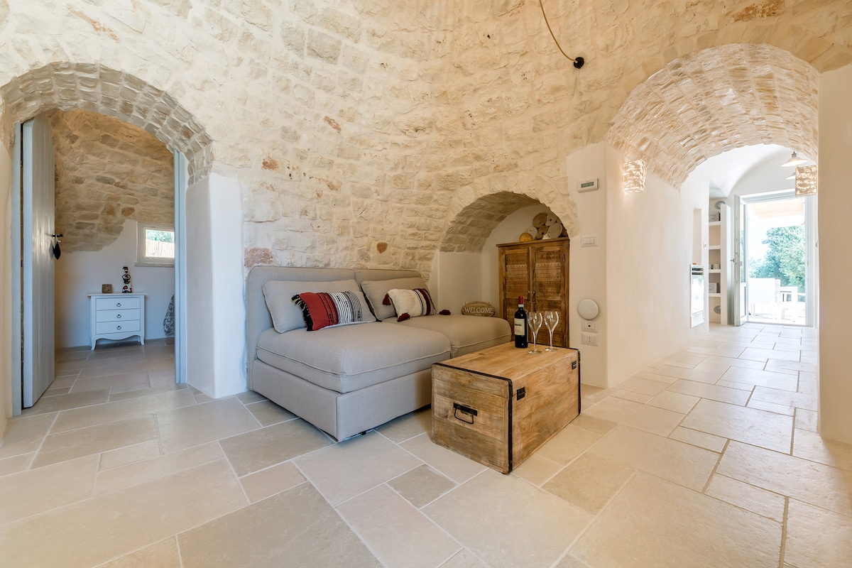 Popular Airbnb listing: trulli with pool between sea and nature in Fasano