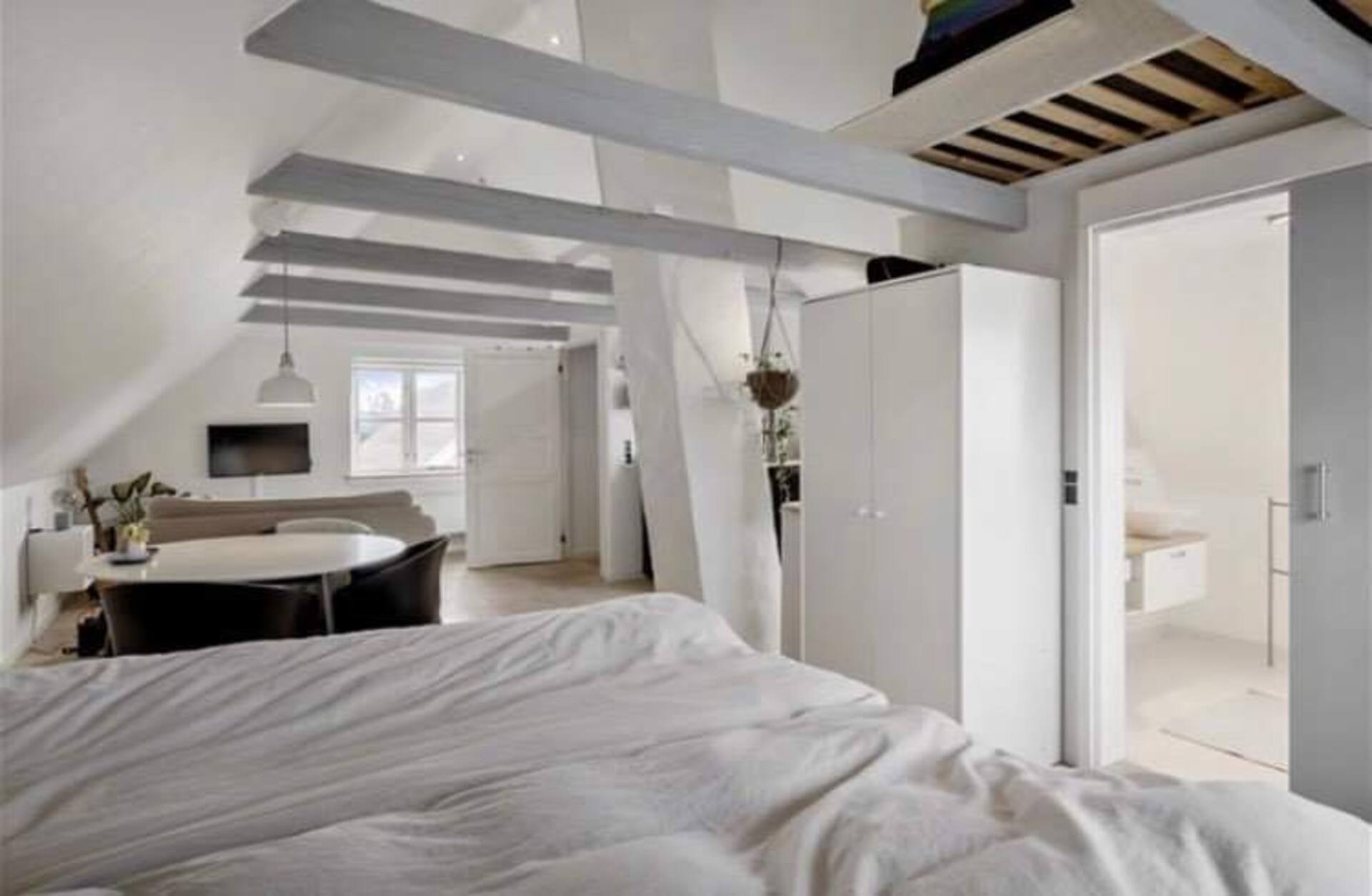 Cozy apartment close to the Airport