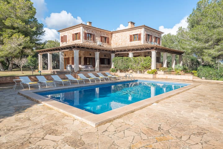 Villa Es Puig, Porto Colom, Piscina, AC, Bbq, Wifi