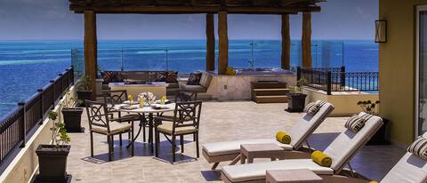 3 Bedroom Penthouse with Jacuzzi on Beach Resort