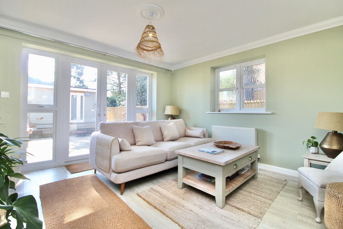 Successful Airbnb property: Lymington Mews Town House in Lymington And Pennington