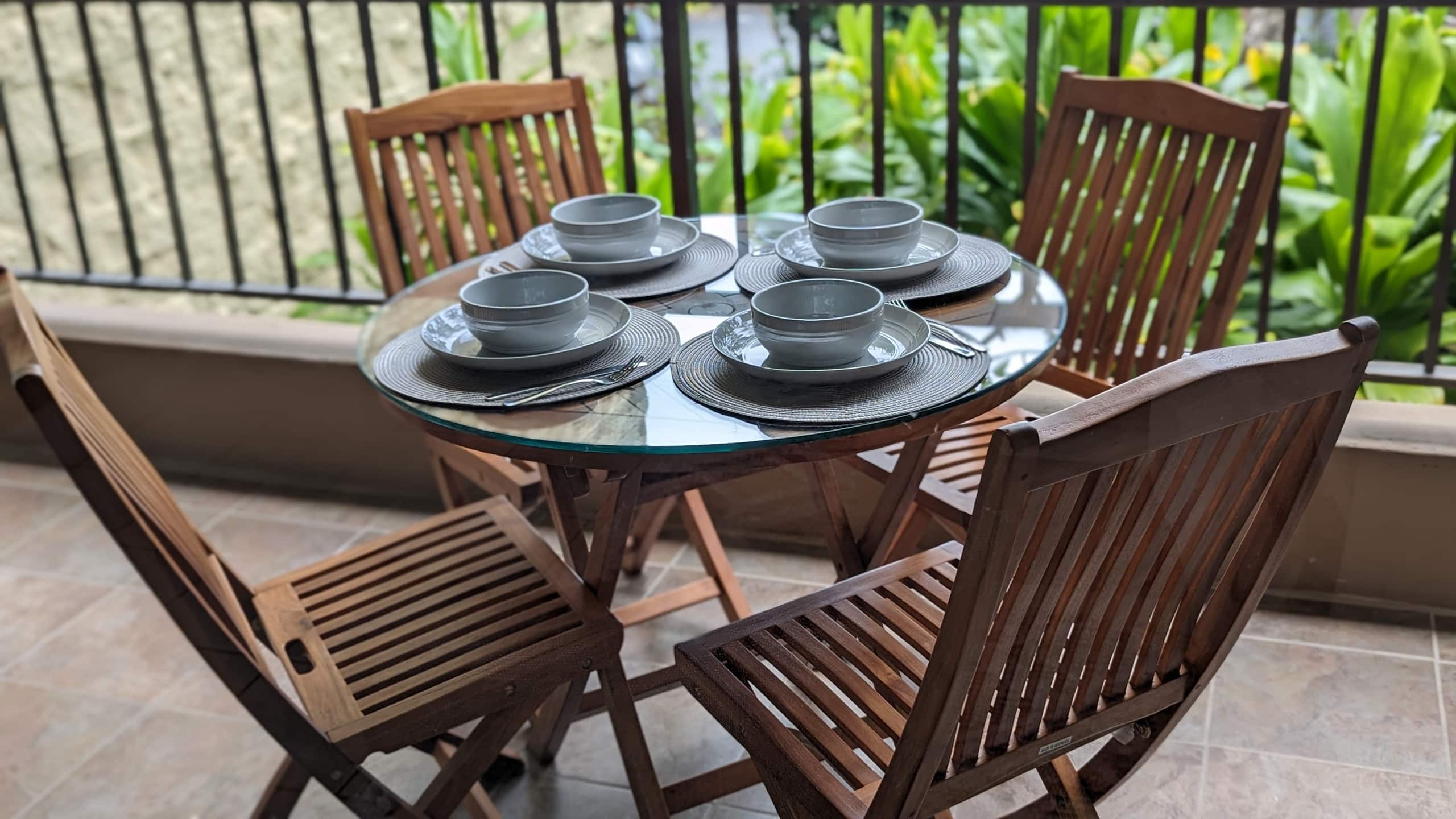 Centrally Located Downtown Kona Condo - Image 15