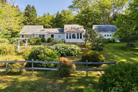 Friendship Coastal Cove Cottage