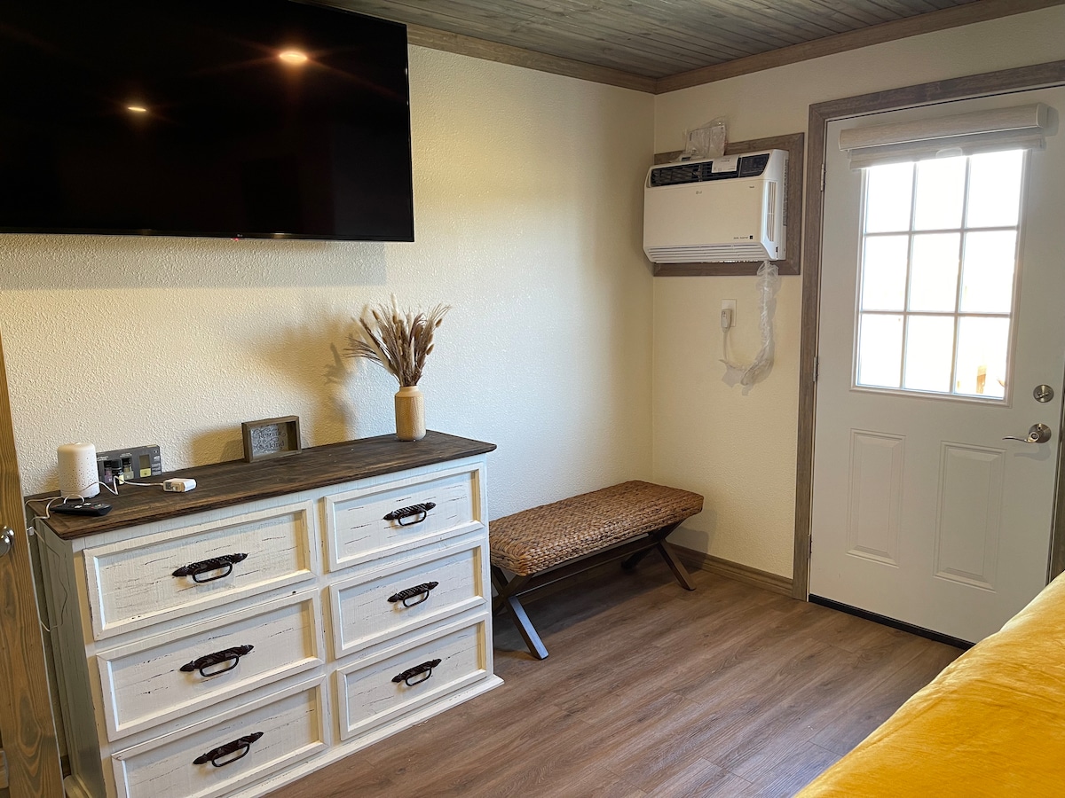 梳妆台和LG电视