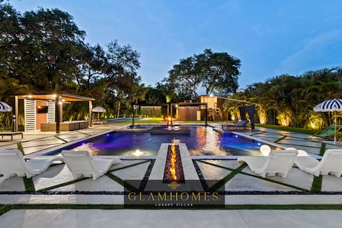 Epic Treehouse Villa | Pickleball+Jacuzzi+Pool