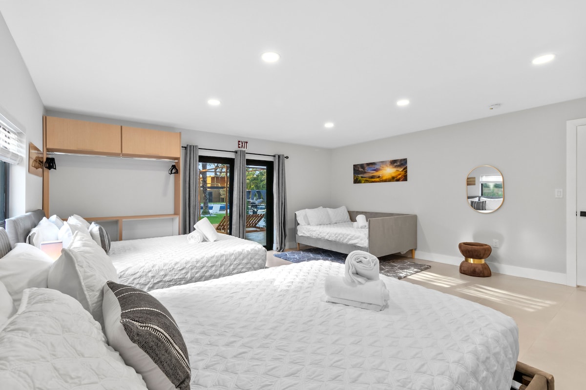 卧室5

2张标准双人床+ 1张全尺寸日光浴床
使用带浴缸的私人全功能卫生间！