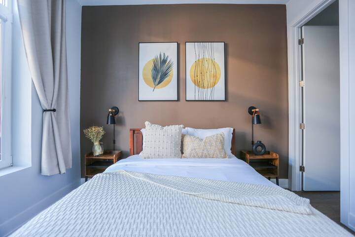 KING bed FREE P-Spot EV EZZY Accessible NO stairs gallery image 3