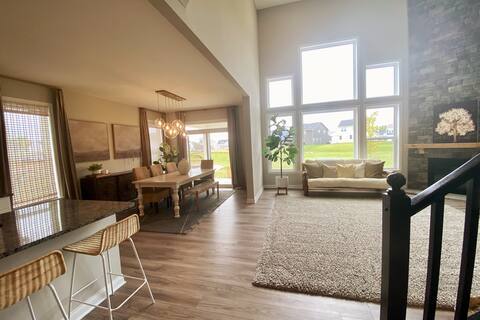 Stunning Family-friendly Home near Dayton