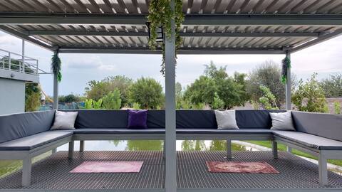 Stylish 1 & 2 Bed fully serviced apartments ABlock
