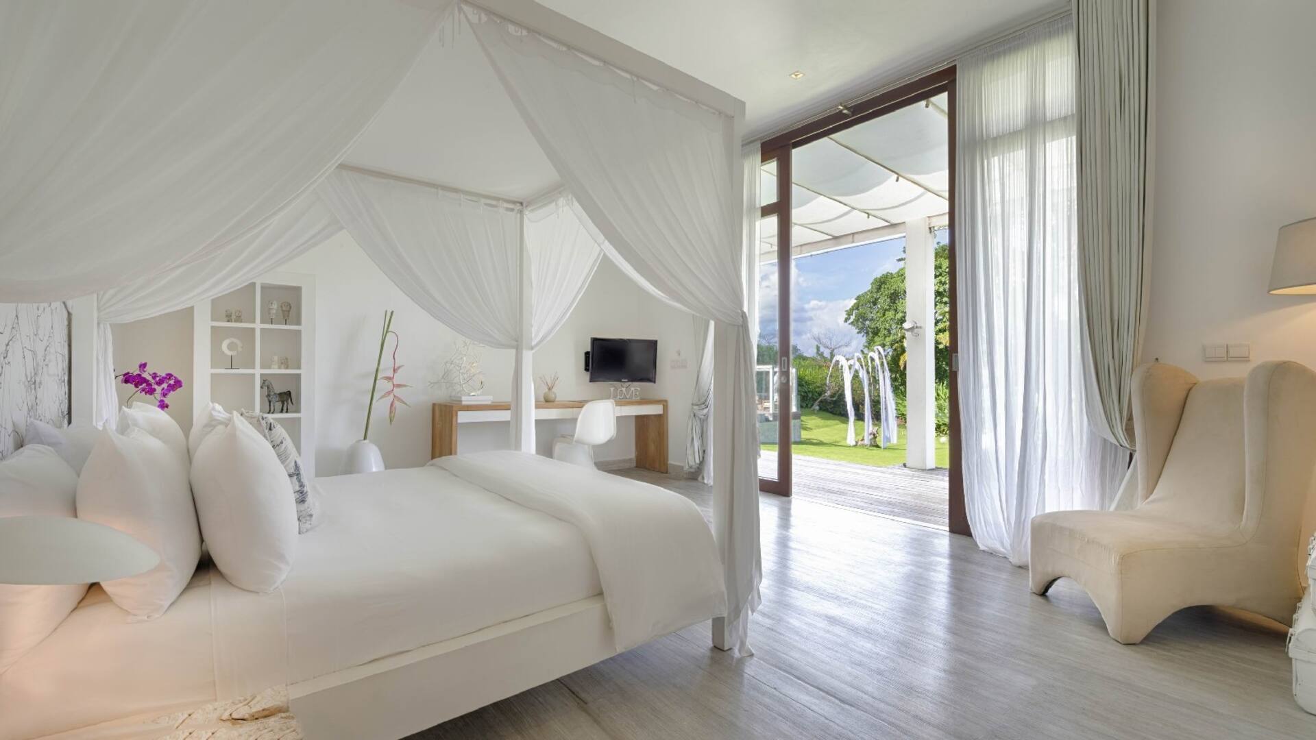 Expansive Luxury Estate 6 Bedroom Private Villa in Canggu 3