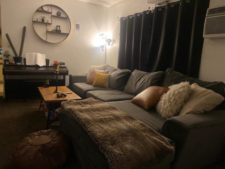 Cozy Pvt Room W. LA 1 UCLA lax Sa Monica Venice Apartments for