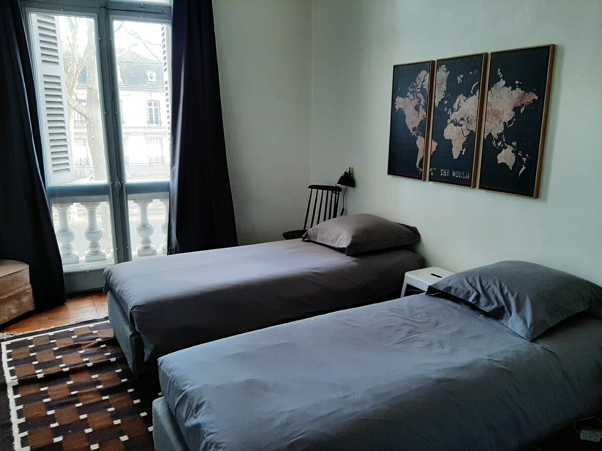 Dormitorio 2  con dos camas individuales o cama de 160 cm a petición suya.