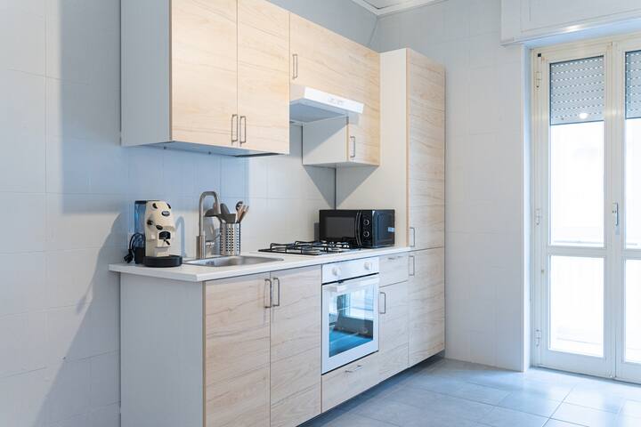 [Moderno e Spazioso] Appartamento Al Centro gallery image 4