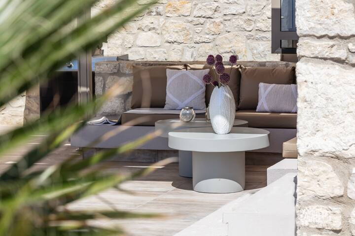 Villa Peonia, pool, sea view, BBQ, luxury, quiet gallery image 5