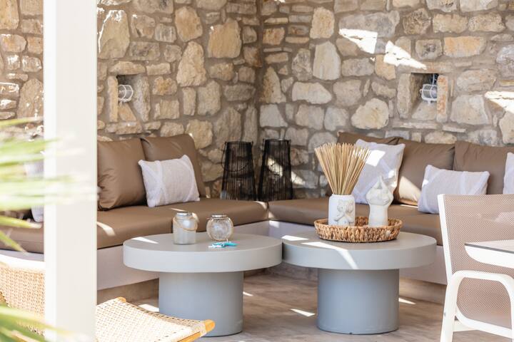 Villa Anemone, pool, sea view, BBQ, luxury, quiet gallery image 5