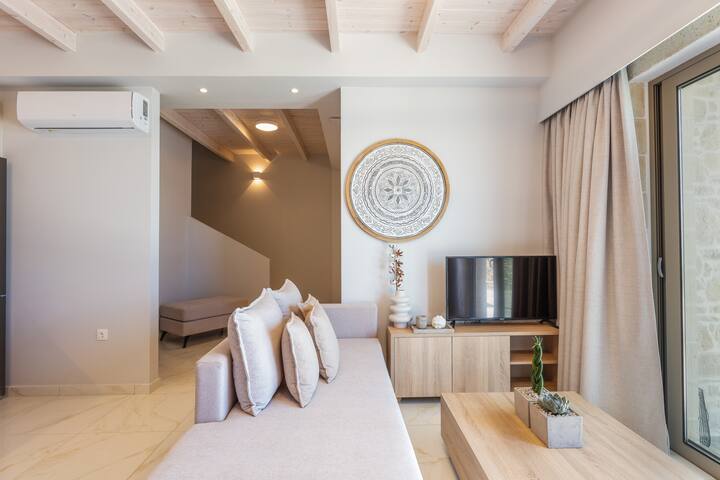 Villa Anemone, pool, sea view, BBQ, luxury, quiet gallery image 2