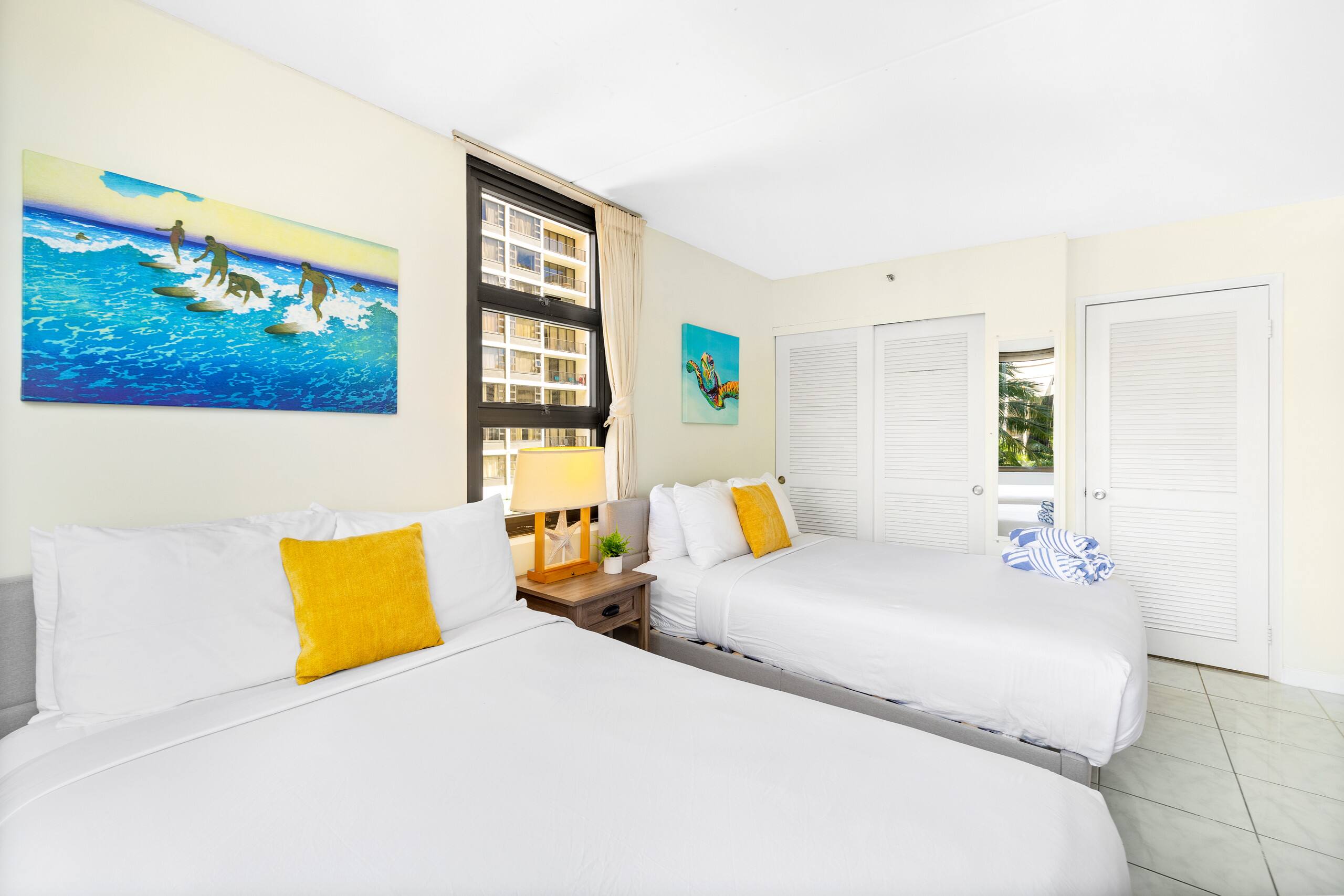 Waikiki Banyan stay w/ pool, hot tub & sauna - Image 16