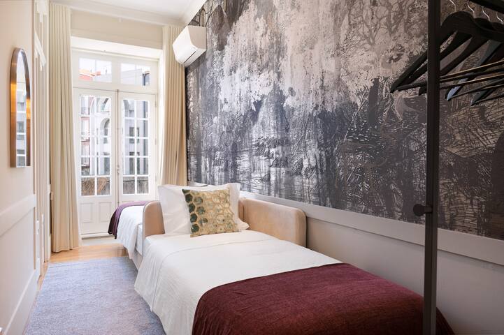 42 1T Cardosas Block Historic ap. 1T gallery image 3