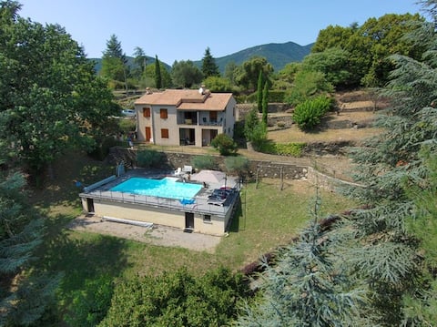 Family house with pool (5x10m)
