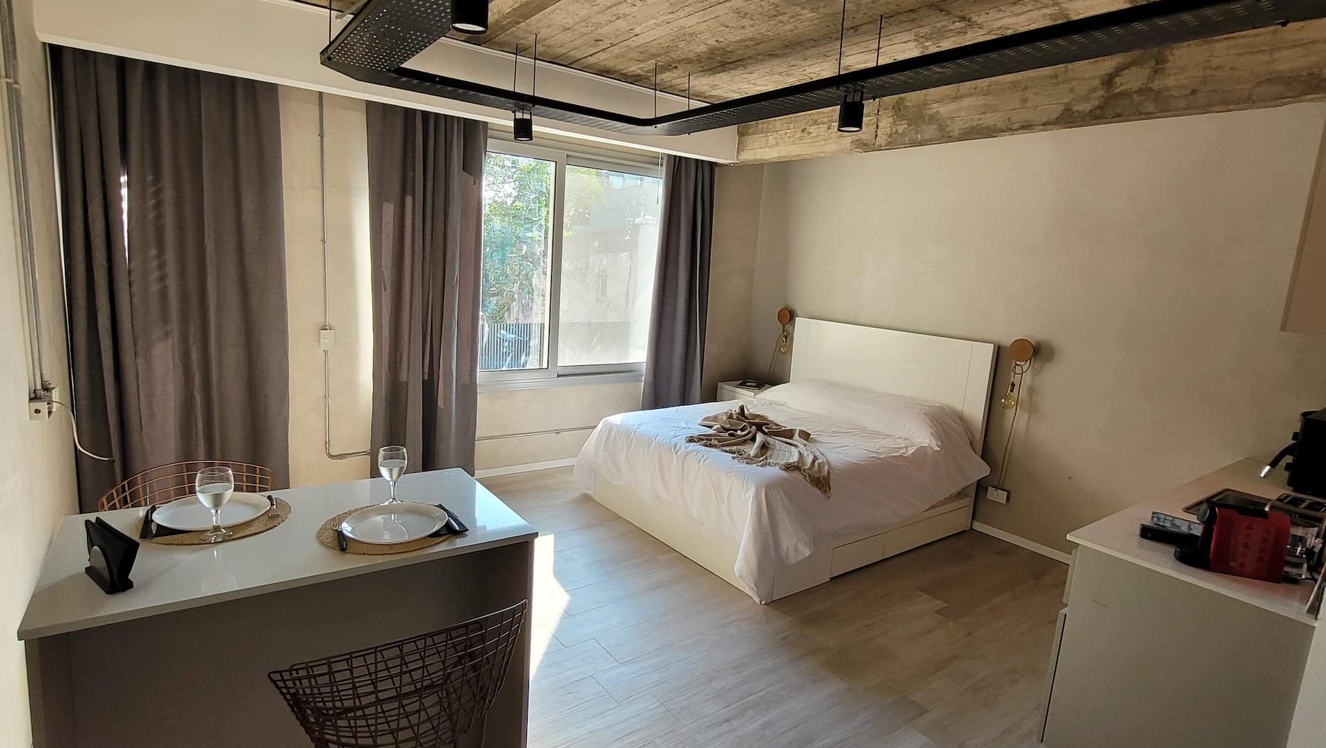 "La Belle San Isidro Lofts" Rosas