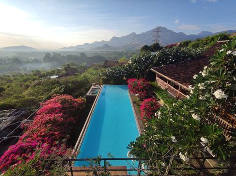 Villa Singa, Sumberkima Hill