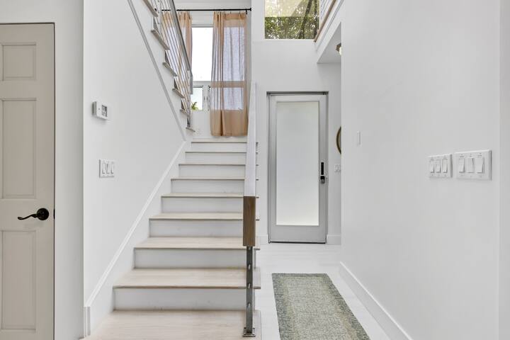 Peak Venice + Rooftop gallery image 5