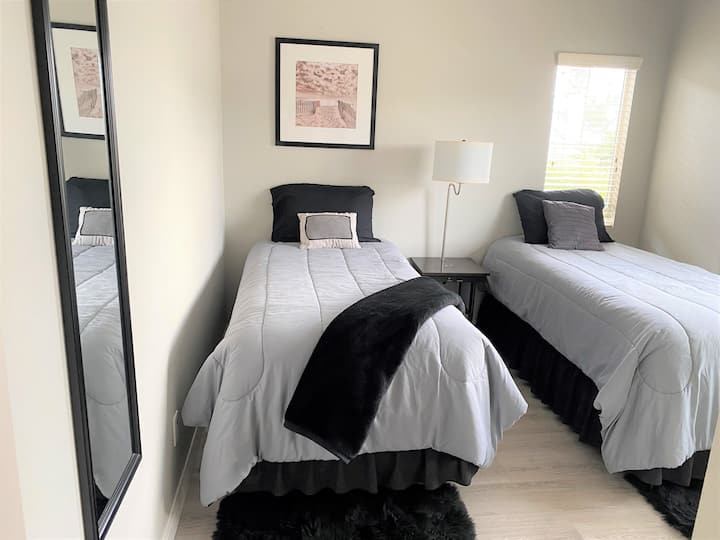 Sekundárna spálňa č.3 ( dve samostatné postele - 2. poschodie)